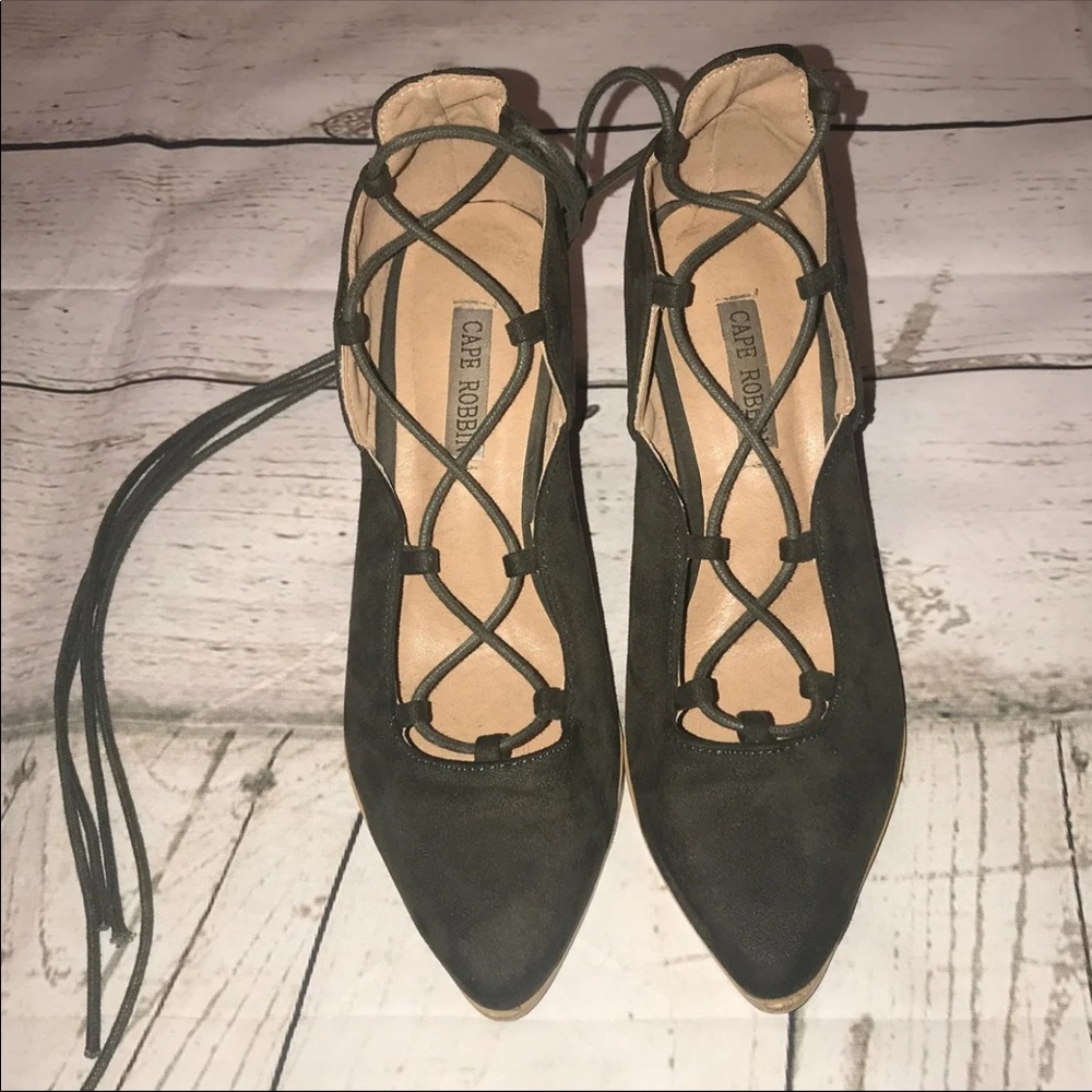 5 for $25🎈Cape Robbin lace up block heels